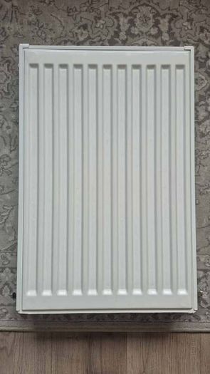 Central Heating Steel Panel Radiator (600mm x 400mm) Complete with Brackets & Valves