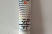 Mac Lightful C Coral Grass Tinted Cream