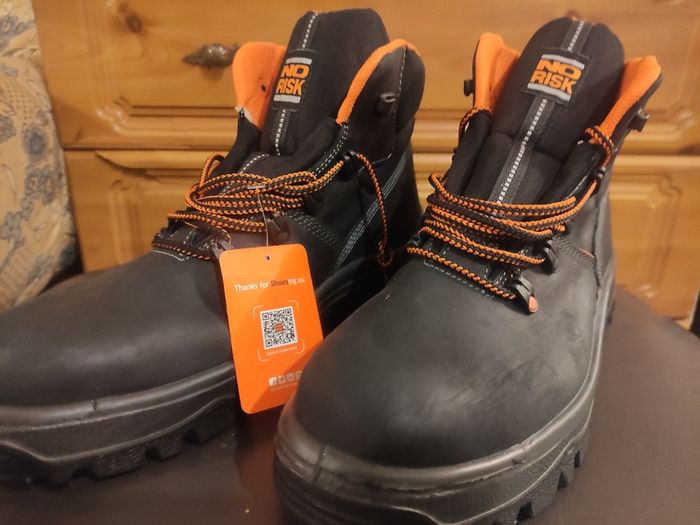 Work Boots - No Risk - Size 12