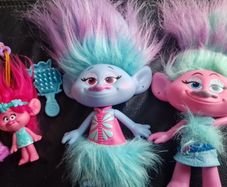 4 Cute trolls