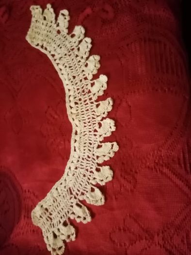 antique  Irish handmade  crochet  lace  collar