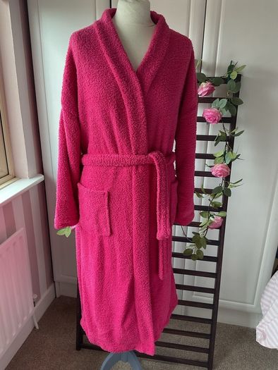 dressing robe bnwt size medium cerise pink skims dupe
