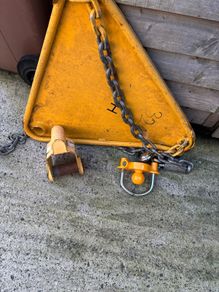 Car and caravan clamps