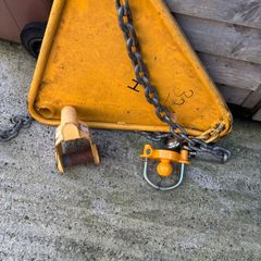 Car and caravan clamps