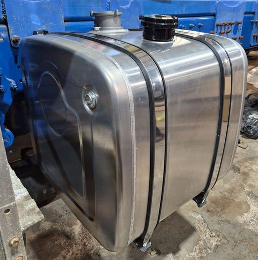 Truck aluminium hydraulic tanks