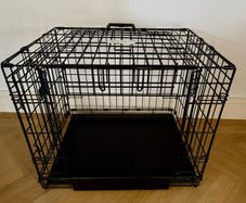 Indoor dog crate