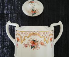 Lovely Lidded Mason's "Grosvenor" Pot