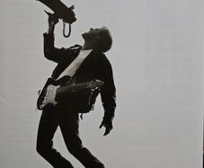 Bryan Adams - Walking Up The Neighbours.