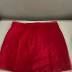 Red skirt