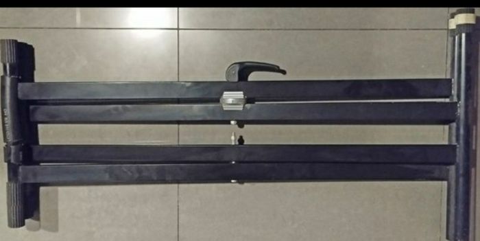 piano stand