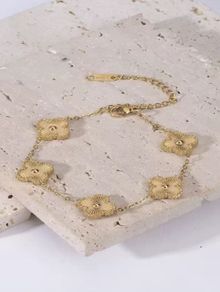 Stunning gold bracelet