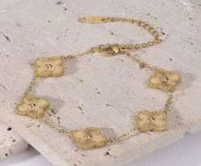 Stunning gold bracelet