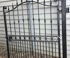 Side gate