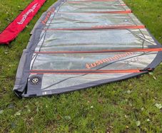 windsurfing