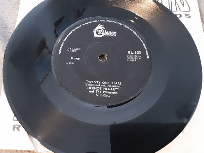 irish pressed single, Dermot Hegarty and the plainsmen
