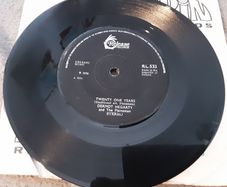 irish pressed single, Dermot Hegarty and the plainsmen