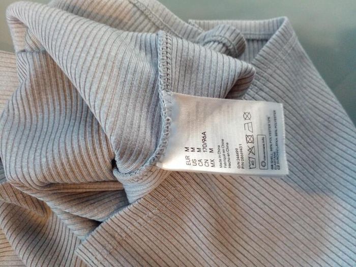 H&M dress size M