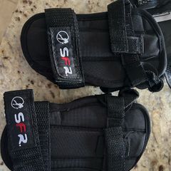 skate wrist supports