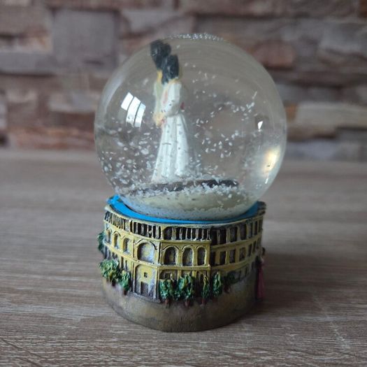 Valencia souvenir snow globe