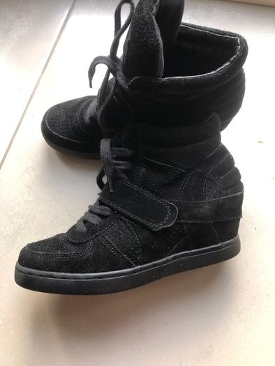 Wedges size 3 like new