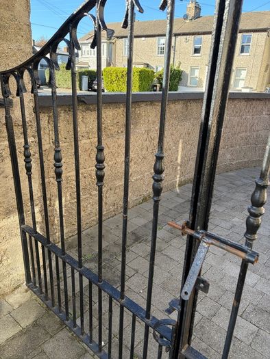gates