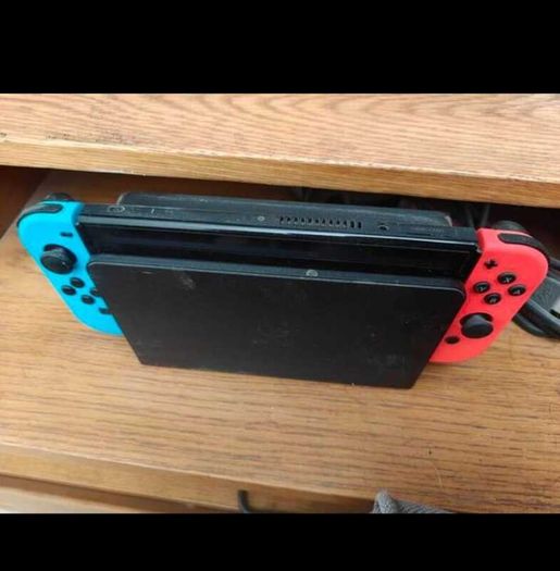 Nintendo switch oled +1 inbuilt game