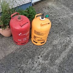 empty gas cyclinders