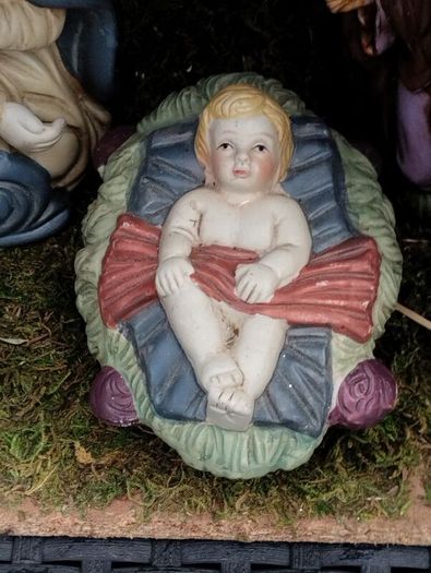 Lovely Crib with small isues