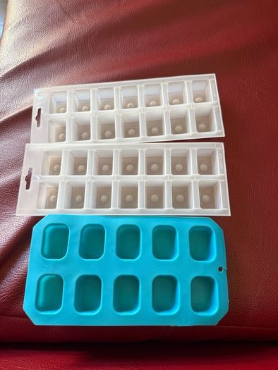 Ice cube tray
