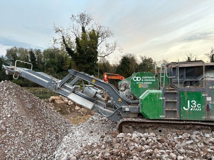 Crusher hire  concrete crusher rock crusher