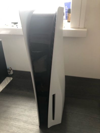 PS5 disk model