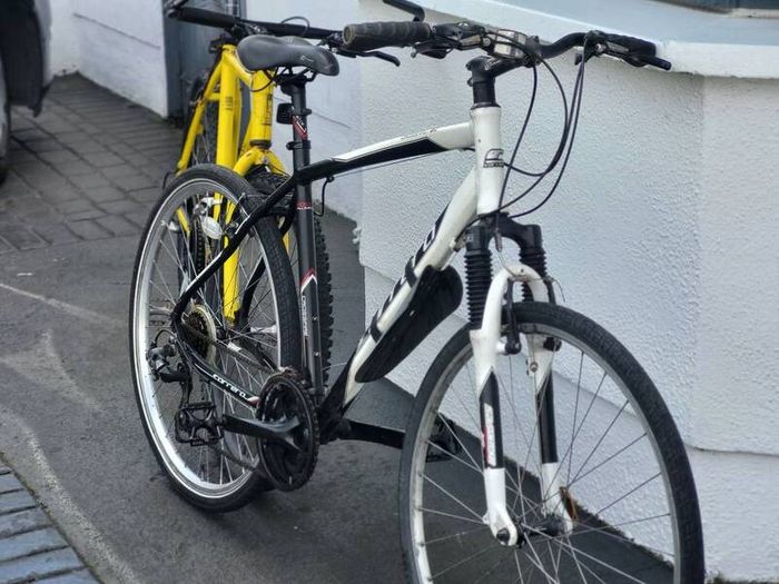 Hybrid  2 Cheap Used Bikes