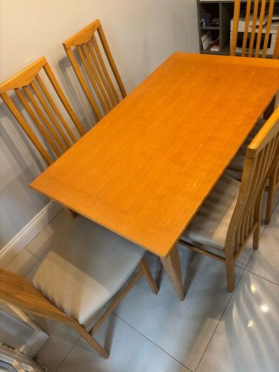 Dining table & 6 chairs