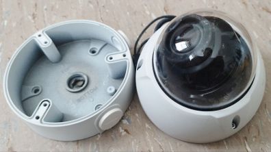HDCVI varifocal 4MP dome camera with bases