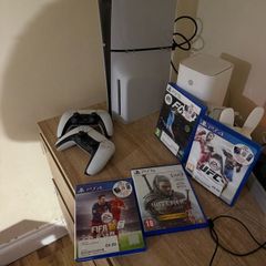 PlayStation 5 Disc Edition 2 pads and PS5 games