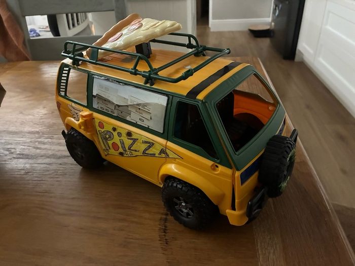 Teenage Ninja Turtles & Pizza Van
