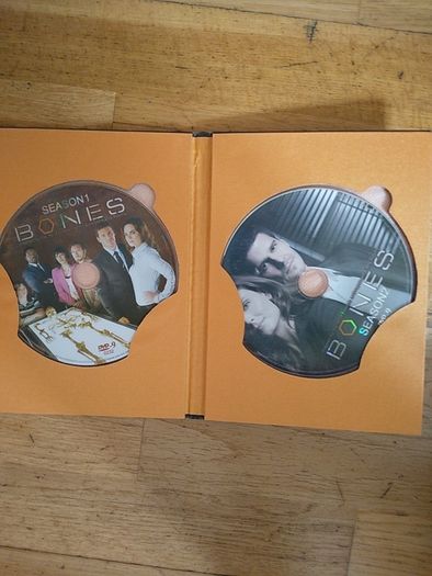Dvds. Bones.