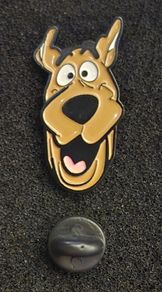 Scooby-do ,  pin back badge.