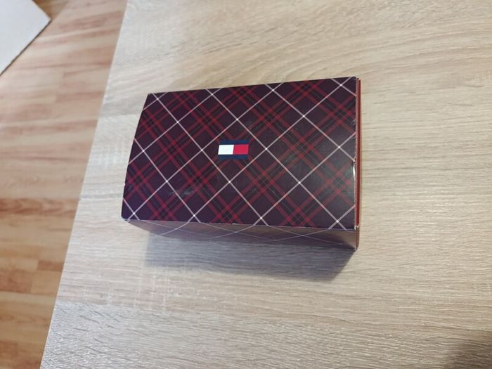 Tommy Hilfiger Holiday Mug Set
