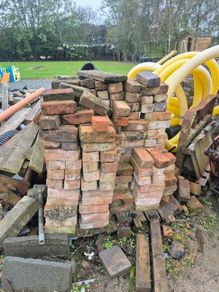 Re claimed red bricks