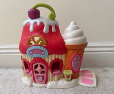 My Little Pony MLP Sweet Shoppe Ice Cream Parlor Shop 2006 Hasbro used Please see photos