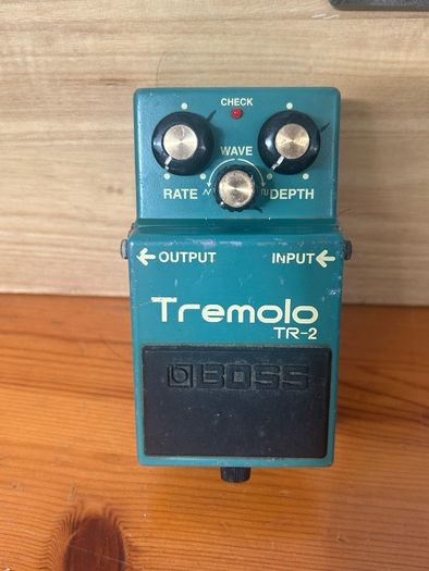 Boss Tremelo TR2