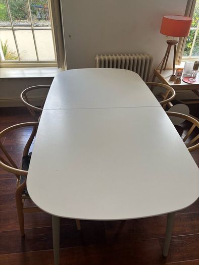 Kingston Dining table by BoConcept