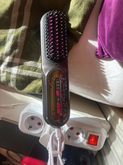 Hair straightener