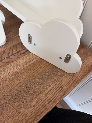 kids bedroom shelves