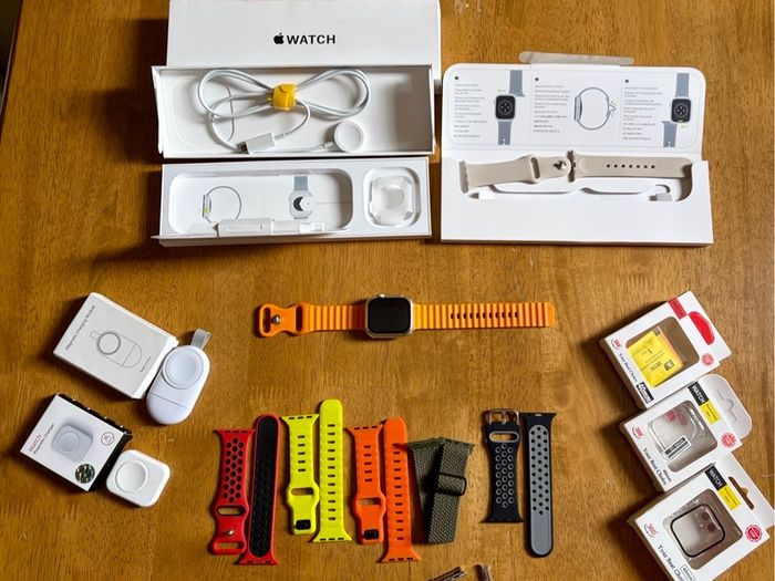 Apple Watch SE 2nd Gen GPS 40mm Starlight Aluminium Case 1 Owner Extras 14pc New Charger Case Strap Band Professional Office Work Lifestyle Fitness Outdoors Elegant Party Event Magnetic Ocean