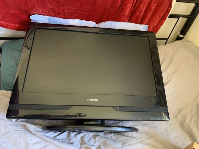 Toshiba LCD colour TV 26AV500PG