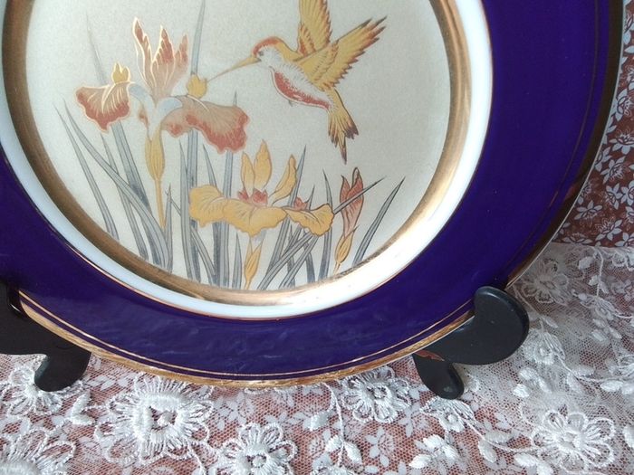 Japanese 'Humming Bird' Display Plate
