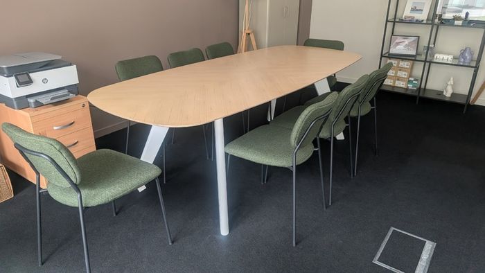 Dining table (240 x 100 cm)