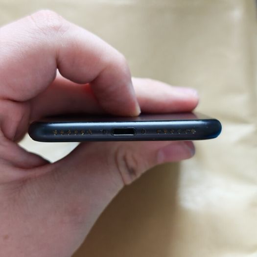 Apple iPhone 7 - 32GB - Black - 3 Network - Activation Locked (For Parts / Repair)